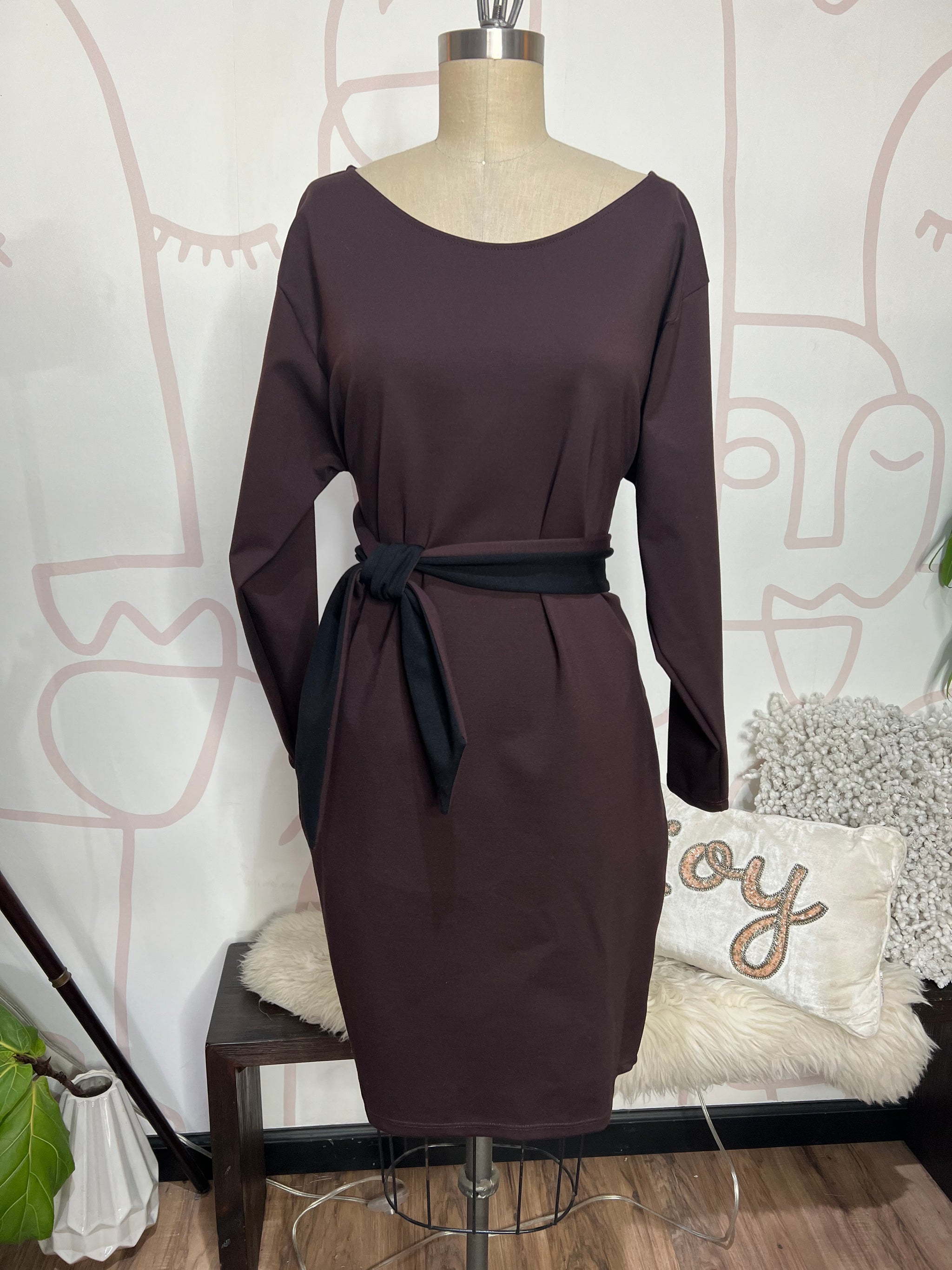 SINDY -Lupe Long Sleeve Shift Dress