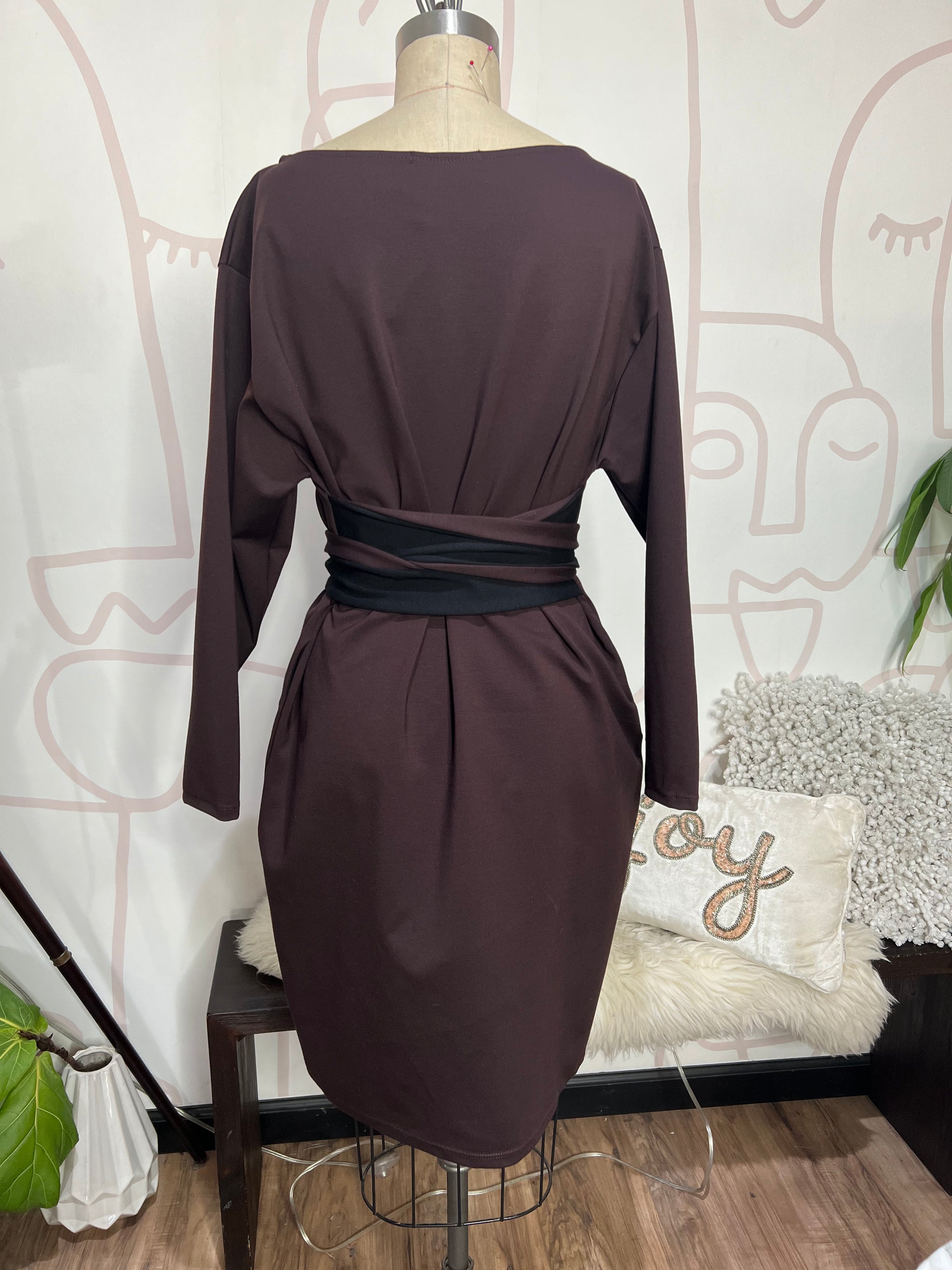 SINDY -Lupe Long Sleeve Shift Dress