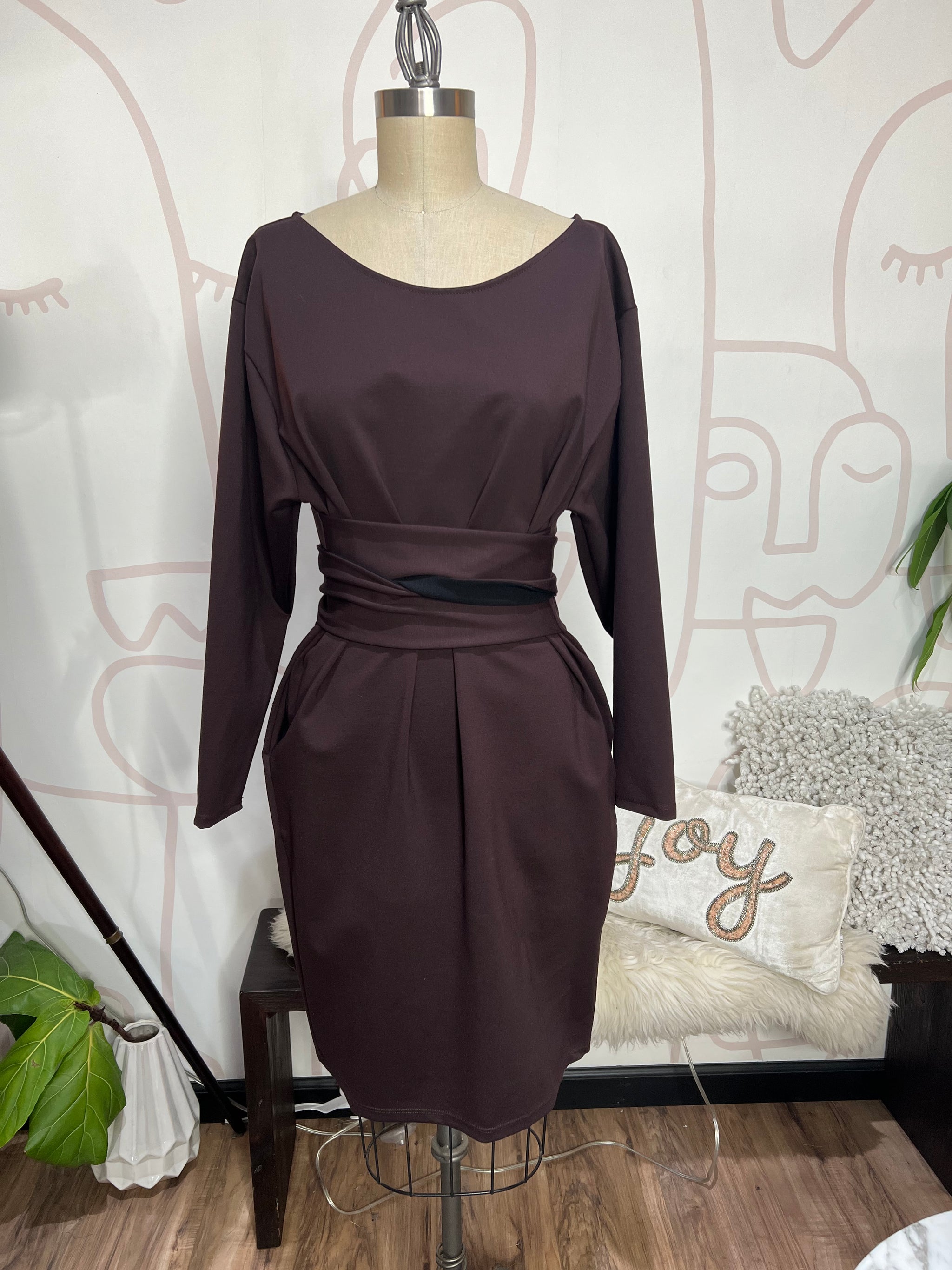 SINDY -Lupe Long Sleeve Shift Dress